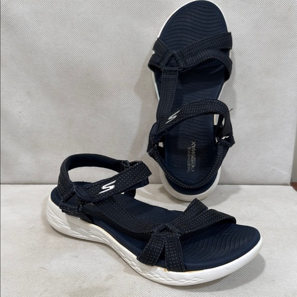Skechers Blue Sporty Sandals with Velcro Closure (sz 6) - Picture 1 of 8